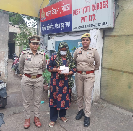 नोएडा 10 लाख रुपए की स्मैक के साथ 19 वर्षीय युवती गिरफ्तार नोएडा 10 लाख रुपए की स्मैक के साथ 19 वर्षीय युवती गिरफ्तार