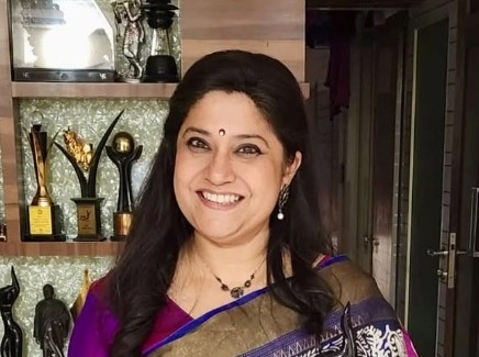 Renuka Shahane shares what separates female friendships from male friendships Renuka Shahane shares what separates female friendships from male friendships