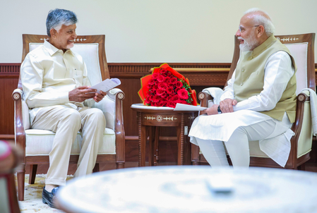 विशाखापत्तनम मेट्रो और बीच कॉरिडोर प्रोजेक्ट्स को मंजूरी दे केंद्र, सीएम नायडू का पीएम मोदी से आग्रह