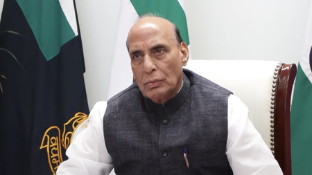 भारत अपने मूल्यों व साहस से दुनिया का विश्वास जीतता है राजनाथ सिंह भारत अपने मूल्यों व साहस से दुनिया का विश्वास जीतता है राजनाथ सिंह