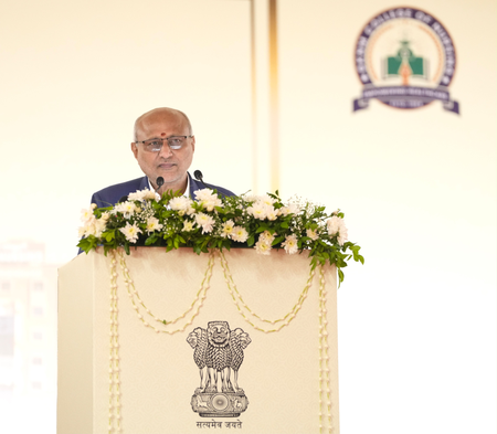 आयुष्मान भारत लाखों लोगों के लिए स्वास्थ्य सेवा तक पहुंच को बदल रहा है उपराष्ट्रपति आयुष्मान भारत लाखों लोगों के लिए स्वास्थ्य सेवा तक पहुंच को बदल रहा है उपराष्ट्रपति