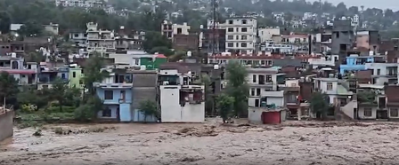 फ्लैश फ्लड के बाद प्रशासन सख्त, राजौरी के बाढ़ प्रभावित इलाकों में 60 दिन का प्रतिबंध लागू फ्लैश फ्लड के बाद प्रशासन सख्त, राजौरी के बाढ़ प्रभावित इलाकों में 60 दिन का प्रतिबंध लागू