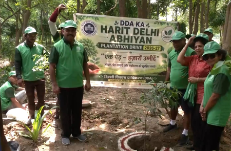 मिशन ग्रीन दिल्ली पहल के तहत डीडीए ने पौधरोपण कार्यक्रम का किया आयोजन, कई पौधे लगाए गए मिशन ग्रीन दिल्ली पहल के तहत डीडीए ने पौधरोपण कार्यक्रम का किया आयोजन, कई पौधे लगाए गए