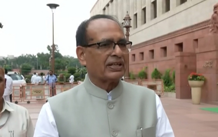 विपक्ष का उद्देश्य छात्र हितों की रक्षा नहीं, बल्कि राजनीतिक लाभ लेना है शिवराज सिंह चौहान विपक्ष का उद्देश्य छात्र हितों की रक्षा नहीं, बल्कि राजनीतिक लाभ लेना है शिवराज सिंह चौहान