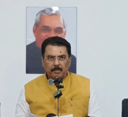 राहुल गांधी नीट पर चर्चा से भाग रहे, विपक्ष छात्रों की आड़ में अराजकता फैला रहा संजय सरावगी राहुल गांधी नीट पर चर्चा से भाग रहे, विपक्ष छात्रों की आड़ में अराजकता फैला रहा संजय सरावगी