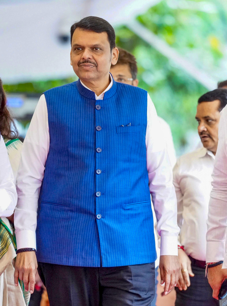 महाराष्ट्र सीएम फडणवीस ने राहुल गांधी को संसद में नीट पेपर लीक पर बहस की चुनौती दी महाराष्ट्र सीएम फडणवीस ने राहुल गांधी को संसद में नीट पेपर लीक पर बहस की चुनौती दी