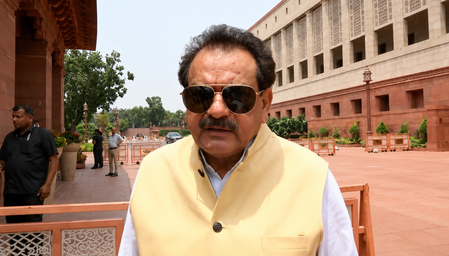 चर्चा से भाग रहा विपक्ष, प्रधानमंत्री के आश्वासन के बाद आंदोलन जायज नहीं, विपक्ष पर एनडीए का पलटवार चर्चा से भाग रहा विपक्ष, प्रधानमंत्री के आश्वासन के बाद आंदोलन जायज नहीं, विपक्ष पर एनडीए का पलटवार