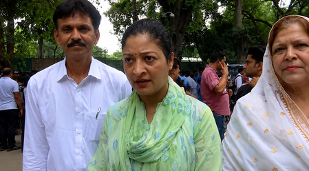 दिल्ली में प्रदर्शन के दौरान पेलेट गन से युवक घायल, दोषी पुलिसकर्मी पर कार्रवाई हो अलका लांबा दिल्ली में प्रदर्शन के दौरान पेलेट गन से युवक घायल, दोषी पुलिसकर्मी पर कार्रवाई हो अलका लांबा