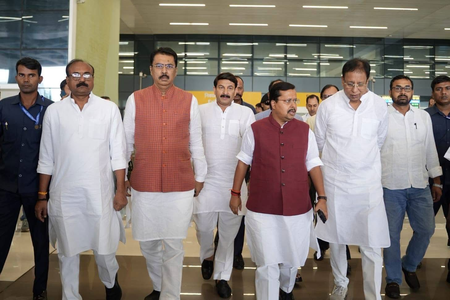बांकीपुर विधानसभा उपचुनाव से पहले पटना पहुंचे भाजपा के राष्ट्रीय अध्यक्ष नितिन नवीन बांकीपुर विधानसभा उपचुनाव से पहले पटना पहुंचे भाजपा के राष्ट्रीय अध्यक्ष नितिन नवीन