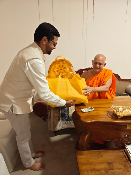 श्रीलंका में ‘पिच्चा मल पूजावा’ समारोह: शामिल हुए भारत के उप उच्चायुक्त, बौद्ध विरासत को किया नमन श्रीलंका में ‘पिच्चा मल पूजावा’ समारोह: शामिल हुए भारत के उप उच्चायुक्त, बौद्ध विरासत को किया नमन
