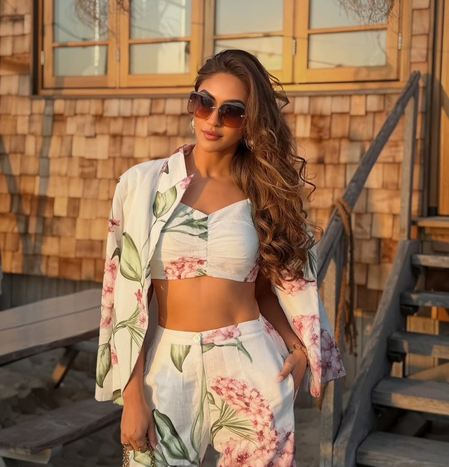 Krystle D’Souza gets ‘caught between posing and pausing’ as she explores the Netherlands Krystle D’Souza gets ‘caught between posing and pausing’ as she explores the Netherlands