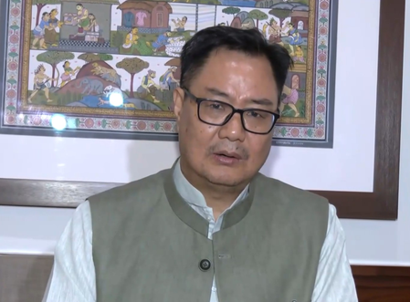केंद्रीय संसदीय कार्य मंत्री किरेन रिजिजू ने पेपर लीक विरोधी बिल पर विपक्षी नेताओं से संसद में चर्चा की अपील की