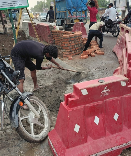 ग्रेटर नोएडा में हादसे रोकने के लिए एक्शन मोड में प्राधिकरण, 100 से अधिक संवेदनशील स्थानों पर सुरक्षा इंतजाम तेज