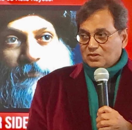 सुभाष घई ने ओशो को बताया जीवन बदलने वाला गुरु, बोले- उन्होंने मुझे खुद को समझने की ताकत दी सुभाष घई ने ओशो को बताया जीवन बदलने वाला गुरु, बोले- उन्होंने मुझे खुद को समझने की ताकत दी