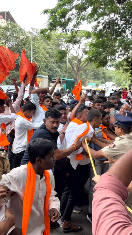 केपीएससी भर्ती घोटाले के विरोध में एबीवीपी का प्रदर्शन, कई कार्यकर्ता हिरासत में केपीएससी भर्ती घोटाले के विरोध में एबीवीपी का प्रदर्शन, कई कार्यकर्ता हिरासत में