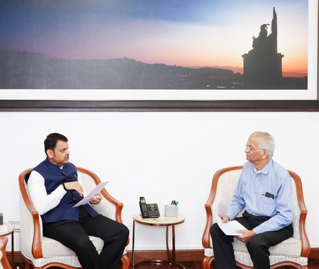 सीएम देवेंद्र फडणवीस ने परमाणु वैज्ञानिक अनिल काकोडकर से की मुलाकात, विज्ञान और टेक्नोलॉजी पर चर्चा सीएम देवेंद्र फडणवीस ने परमाणु वैज्ञानिक अनिल काकोडकर से की मुलाकात, विज्ञान और टेक्नोलॉजी पर चर्चा