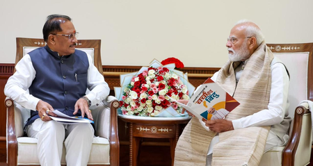बस्तर के कायाकल्प की योजना को लेकर पीएम मोदी से मिले सीएम साय, कई मुद्दों पर हुई चर्चा बस्तर के कायाकल्प की योजना को लेकर पीएम मोदी से मिले सीएम साय, कई मुद्दों पर हुई चर्चा