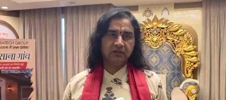 मथुरा देवकीनंदन ठाकुर ने सनातन बोर्ड बनाने की मांग को लेकर हस्ताक्षर अभियान चलाया मथुरा देवकीनंदन ठाकुर ने सनातन बोर्ड बनाने की मांग को लेकर हस्ताक्षर अभियान चलाया