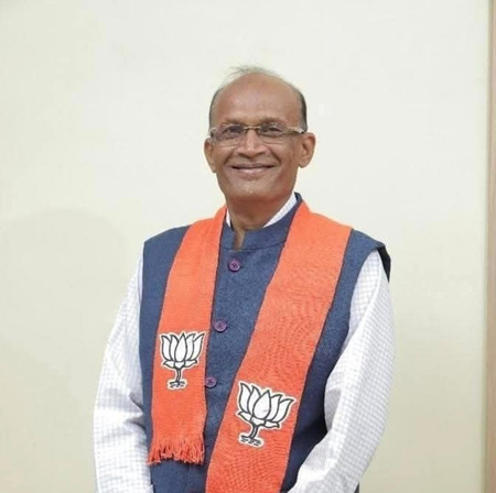 Gujarat bypoll: BJP's Satish Patel surges ahead in Manjalpur
