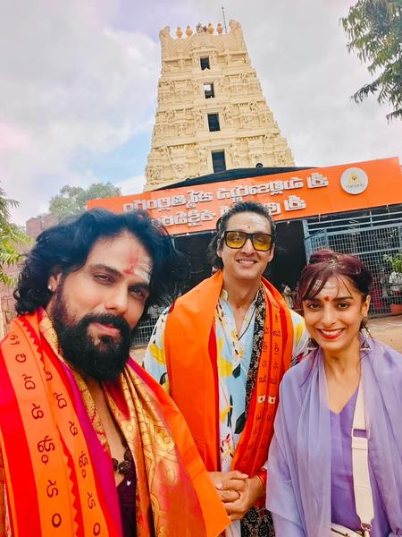 'Mahabharat' actors Sourabh Raaj, Arpit Ranka, Pooja Sharma visit Mallikarjuna Jyotirlinga in 'Sawan' 'Mahabharat' actors Sourabh Raaj, Arpit Ranka, Pooja Sharma visit Mallikarjuna Jyotirlinga in 'Sawan'