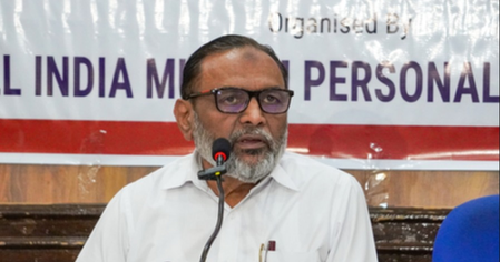 तस्लीमा नसरीन के मदरसों से जुड़े बयान पर मुस्लिम पर्सनल लॉ बोर्ड की कड़ी आपत्ति, केंद्र से कार्रवाई की मांग तस्लीमा नसरीन के मदरसों से जुड़े बयान पर मुस्लिम पर्सनल लॉ बोर्ड की कड़ी आपत्ति, केंद्र से कार्रवाई की मांग