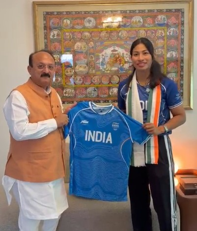 आशीष सूद ने अनाहत सिंह और स्टार बॉक्सर लवलीना बोरगोहेन से की मुलाकात आशीष सूद ने अनाहत सिंह और स्टार बॉक्सर लवलीना बोरगोहेन से की मुलाकात
