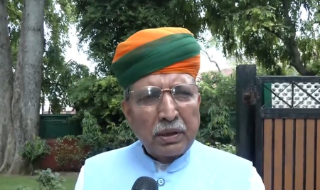 370 की बरसी पर सियासत तेज सत्ता पक्ष ने गिनाई उपलब्धियां, विपक्ष ने पूछा राज्य का दर्जा कब मिलेगा 370 की बरसी पर सियासत तेज सत्ता पक्ष ने गिनाई उपलब्धियां, विपक्ष ने पूछा राज्य का दर्जा कब मिलेगा