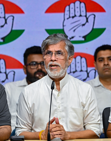 पंजाब की कानून-व्यवस्था पर पवन खेड़ा का राज्य और केंद्र सरकार पर हमला, बोले- जनता ठगा हुआ महसूस कर रही पंजाब की कानून-व्यवस्था पर पवन खेड़ा का राज्य और केंद्र सरकार पर हमला, बोले- जनता ठगा हुआ महसूस कर रही