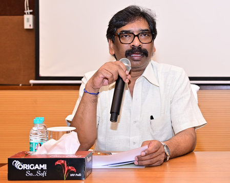 छात्र आंदोलन पर बोले सीएम हेमंत सोरेन- प्रशासन ने संयम से संभाली स्थिति, छात्रों की मांगों पर गंभीरता से होगी कार्रवाई छात्र आंदोलन पर बोले सीएम हेमंत सोरेन- प्रशासन ने संयम से संभाली स्थिति, छात्रों की मांगों पर गंभीरता से होगी कार्रवाई