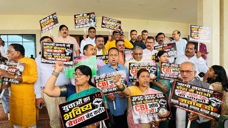 झारखंड  भर्ती परीक्षा विवाद पर विधानसभा में भाजपा का प्रदर्शन, मरांडी ने दोहराई सीबीआई जांच की मांग