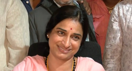 मजहब के नाम पर दरार डालने वाले मुसलमान नहीं, आत्मघाती आतंकवादी हैं माधवी लता मजहब के नाम पर दरार डालने वाले मुसलमान नहीं, आत्मघाती आतंकवादी हैं माधवी लता