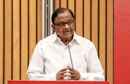 नितिन नवीन और अतुल लिमये की टिप्पणी को याद रखे जेन-जी, भागवत की छात्रों से मुलाकात पर बोले पी चिदबंरम नितिन नवीन और अतुल लिमये की टिप्पणी को याद रखे जेन-जी, भागवत की छात्रों से मुलाकात पर बोले पी चिदबंरम