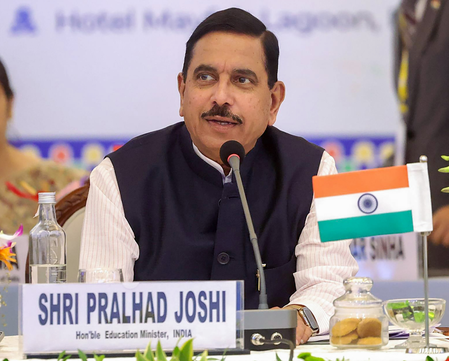 केंद्र सरकार किसानों की चिंताओं को दूर करने के लिए हमेशा तैयार प्रल्हाद जोशी केंद्र सरकार किसानों की चिंताओं को दूर करने के लिए हमेशा तैयार प्रल्हाद जोशी