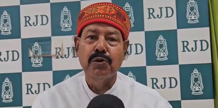 लोगों से हैंडलूम अपनाने की बात करने वाले पहले खुद पहनें हैंडलूम के कपड़े राजद लोगों से हैंडलूम अपनाने की बात करने वाले पहले खुद पहनें हैंडलूम के कपड़े राजद