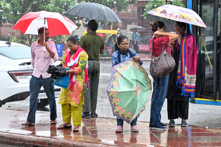 हिमाचल, उत्तराखंड और जम्मू-कश्मीर में भारी बारिश की आशंका, कहीं-कहीं आंधी-तूफान और बिजली गिरने का खतरा