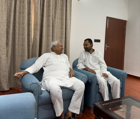 दिल्ली नीतीश कुमार से मिले बेटे निशांत, स्वास्थ्य मंत्री के तौर पर बताई अपनी प्राथमिकताएं दिल्ली नीतीश कुमार से मिले बेटे निशांत, स्वास्थ्य मंत्री के तौर पर बताई अपनी प्राथमिकताएं