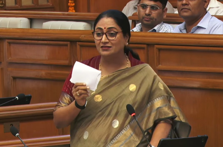 महिलाएं बच्चा पैदा करने की मशीन नहीं, लक्ष्मी योजना पर सीएम रेखा गुप्ता का जवाब महिलाएं बच्चा पैदा करने की मशीन नहीं, लक्ष्मी योजना पर सीएम रेखा गुप्ता का जवाब