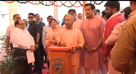 रवि किशन और कालीबाड़ी बाबा की फिल्म को कितने लोगों ने देखा? सीएम योगी ने ली चुटकी रवि किशन और कालीबाड़ी बाबा की फिल्म को कितने लोगों ने देखा? सीएम योगी ने ली चुटकी
