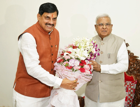 सीएम मोहन यादव की राज्यपाल से भेंट, सरकार की नीतियों और योजनाओं की दी जानकारी सीएम मोहन यादव की राज्यपाल से भेंट, सरकार की नीतियों और योजनाओं की दी जानकारी