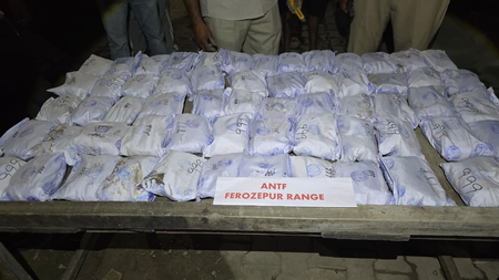 पंजाब पुलिस की बड़ी कार्रवाई, फिरोजपुर से 30.672 किलो हेरोइन बरामद, 3 तस्कर गिरफ्तार पंजाब पुलिस की बड़ी कार्रवाई, फिरोजपुर से 30.672 किलो हेरोइन बरामद, 3 तस्कर गिरफ्तार