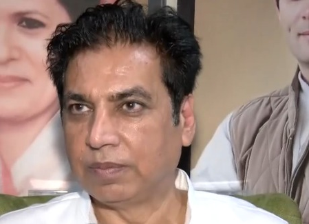 विधानसभा का पहला दिन आपसी लड़ाई में बर्बाद, जरूरी मुद्दों पर नहीं हुई चर्चा देवेंद्र यादव विधानसभा का पहला दिन आपसी लड़ाई में बर्बाद, जरूरी मुद्दों पर नहीं हुई चर्चा देवेंद्र यादव