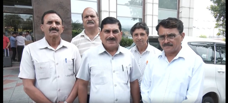 जम्मू-कश्मीर में बाहरी लोगों को बसाने के प्रयासों की जांच हो लब्बा राम गांधी जम्मू-कश्मीर में बाहरी लोगों को बसाने के प्रयासों की जांच हो लब्बा राम गांधी