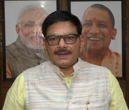 जिन्हें जेवर का विकास नहीं दिखता, उन्हें केवल गड्ढे-जलभराव दिखाई दे रहे धीरेंद्र सिंह