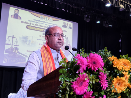 बेंगलुरु में शुरू हुआ प्रवासी श्रमिक सुविधा केंद्र, मंत्री अरुण शंकर प्रसाद ने पटना से किया ऑनलाइन उद्घाटन बेंगलुरु में शुरू हुआ प्रवासी श्रमिक सुविधा केंद्र, मंत्री अरुण शंकर प्रसाद ने पटना से किया ऑनलाइन उद्घाटन