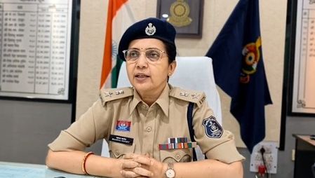 छत्तीसगढ़ ट्रिपल मर्डर केस में कोर्ट का बड़ा फैसला, पांचों आरोपियों को आजीवन कारावास की सजा छत्तीसगढ़ ट्रिपल मर्डर केस में कोर्ट का बड़ा फैसला, पांचों आरोपियों को आजीवन कारावास की सजा