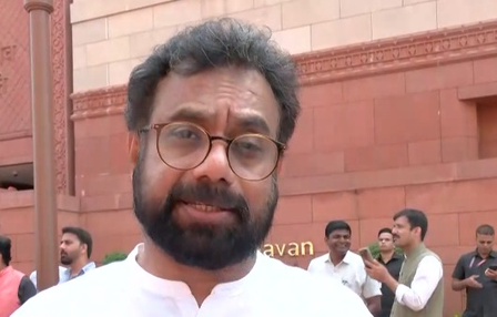 सुष्मिता देव की लुंगी वाला टिप्पणी का विरोध, विपक्ष ने कहा- गैर-हिंदी भाषी राज्यों का अपमान बर्दाश्त नहीं सुष्मिता देव की लुंगी वाला टिप्पणी का विरोध, विपक्ष ने कहा- गैर-हिंदी भाषी राज्यों का अपमान बर्दाश्त नहीं