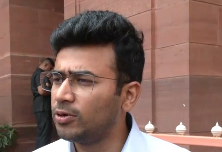 एफसीआरए बिल जेपीसी को भेजने पर संसद में टकराव, सरकार ने कहा- व्यापक चर्चा होगी, विपक्ष ने उठाए सवाल एफसीआरए बिल जेपीसी को भेजने पर संसद में टकराव, सरकार ने कहा- व्यापक चर्चा होगी, विपक्ष ने उठाए सवाल