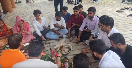 हल्द्वानी में खड़गे की रैली के बाद रामलीला मैदान में किया गया शुद्धिकरण यज्ञ हल्द्वानी में खड़गे की रैली के बाद रामलीला मैदान में किया गया शुद्धिकरण यज्ञ