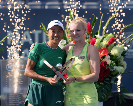 Top seeds Siniakova, Zhang lift the women's doubles title in Toronto