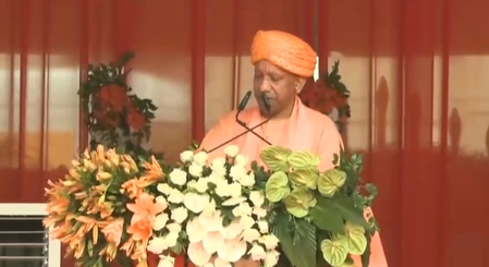 मुख्यमंत्री ने किया ध्वजारोहण, बोले- यूपी अब उत्सव का प्रदेश, सुशासन मॉडल के रूप में बना रहा पहचान मुख्यमंत्री ने किया ध्वजारोहण, बोले- यूपी अब उत्सव का प्रदेश, सुशासन मॉडल के रूप में बना रहा पहचान